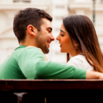 Est-ce une bonne idée d'embrasser un homme dès la première rencontre ?